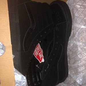 VANS SK8 Hi (Men’s 6.5/Woman’s 8.0)
